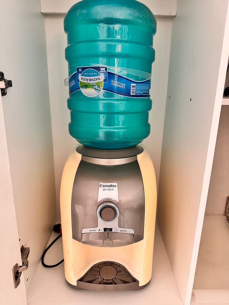 GranSol, Terreo, Pé na areia, 03 qtos, 08 adultos e 02 crian