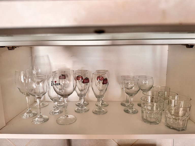 GranSol, Terreo, Pé na areia, 03 qtos, 08 adultos e 02 crian